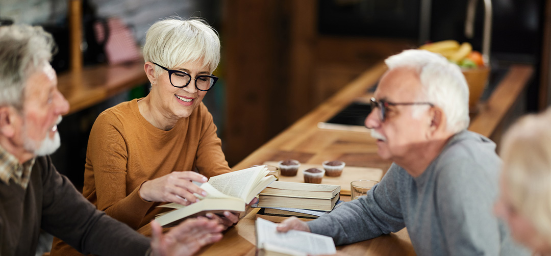 Due signori che dialogano